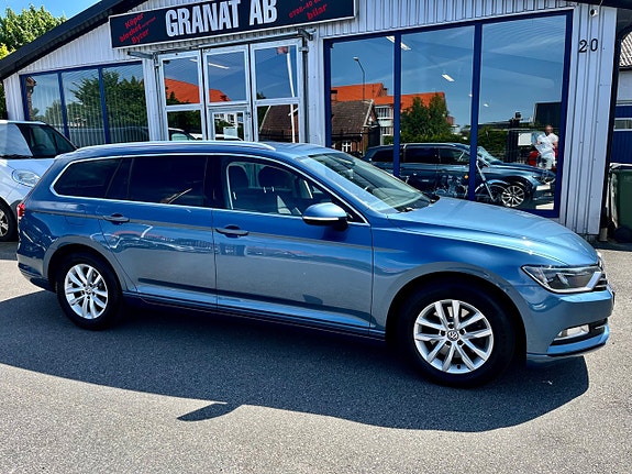 Volkswagen Passat 2 of 5