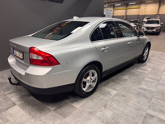Volvo S80 5 of 5