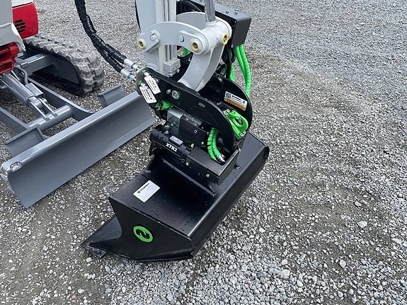 Takeuchi TB320 Steelwrist Rototilt 3års garanti 2 of 6