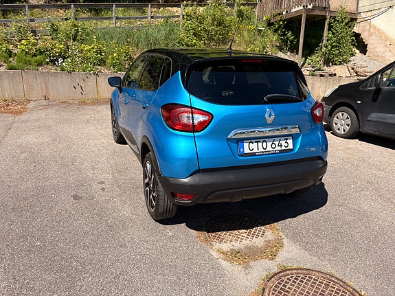 Renault Captur 3 of 5