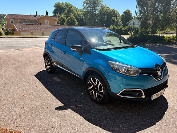 Renault Captur 2 of 5