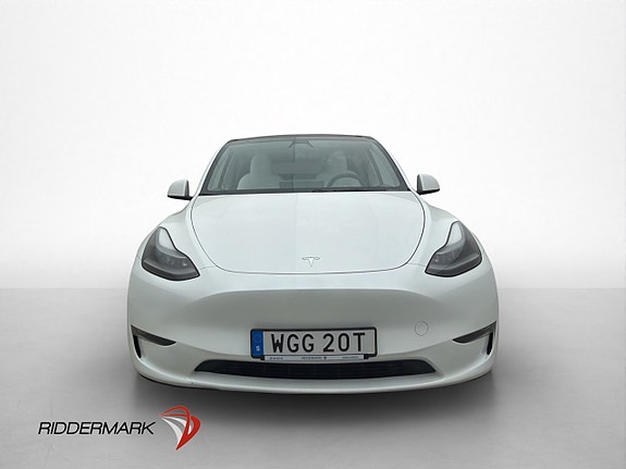 Tesla Model Y 3 of 5