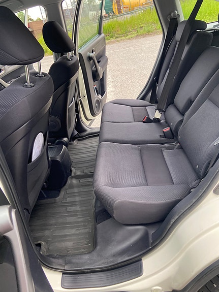 Honda CR-V 8 of 9