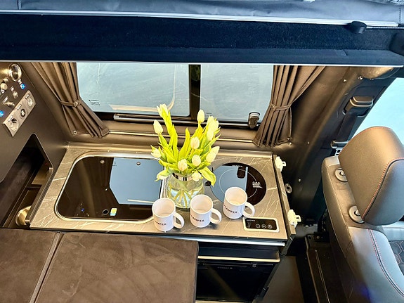 Mercedes-Benz Avcamper 9 of 20