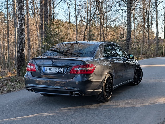 Mercedes-Benz E63 2 of 5