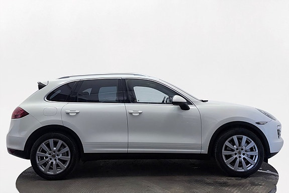 Porsche Cayenne 5 of 5
