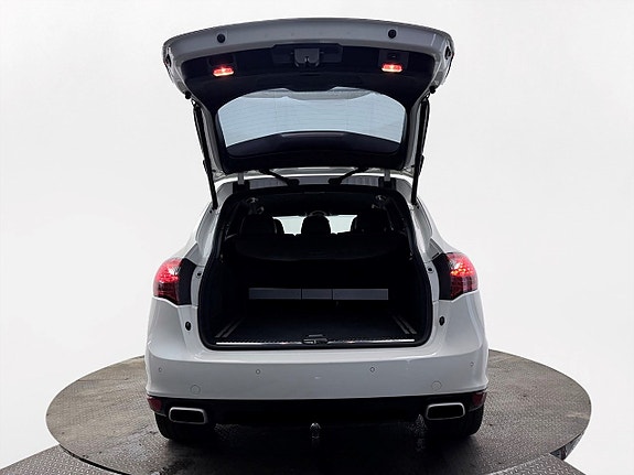 Porsche Cayenne 8 of 30