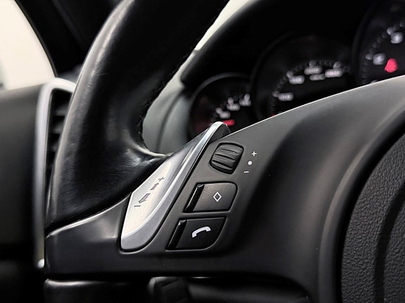 Porsche Cayenne 20 of 30