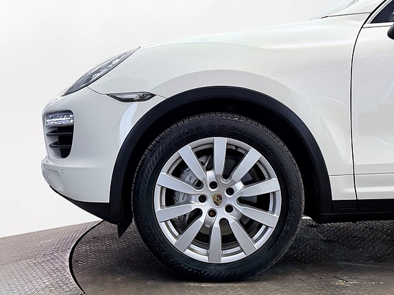 Porsche Cayenne 10 of 30