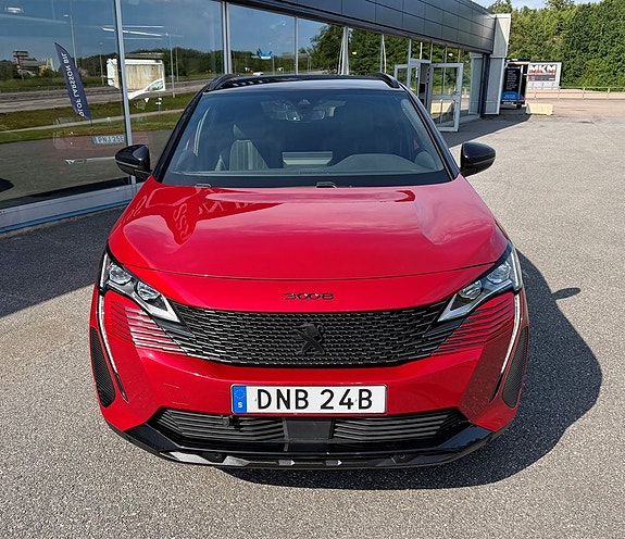 Peugeot 3008 2 of 5