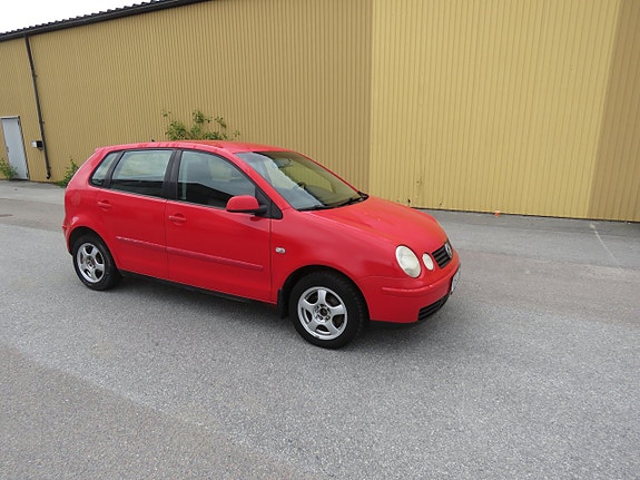 Volkswagen Polo 2 of 5
