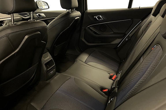 BMW 118i 11 of 19
