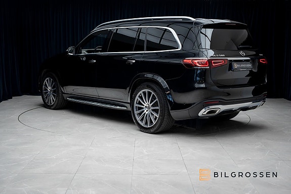 Mercedes-Benz GLS580 3 of 5