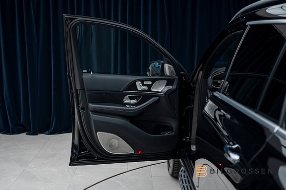 Mercedes-Benz GLS580 13 of 27