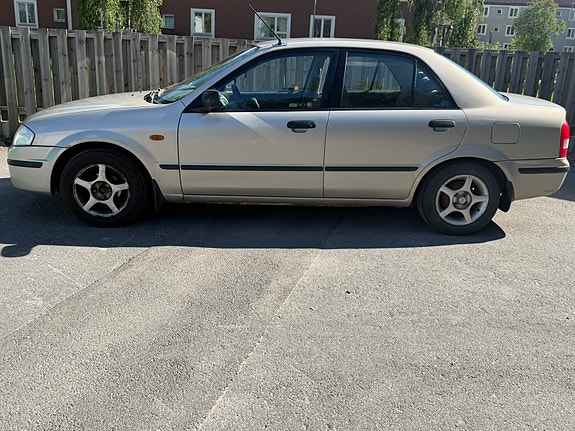 Mazda 323S 2 of 9