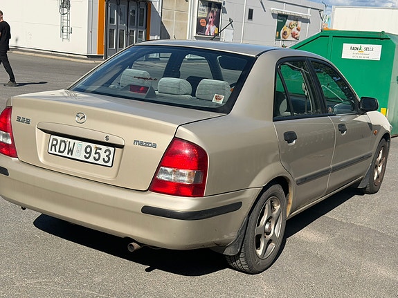 Mazda 323S 5 of 9