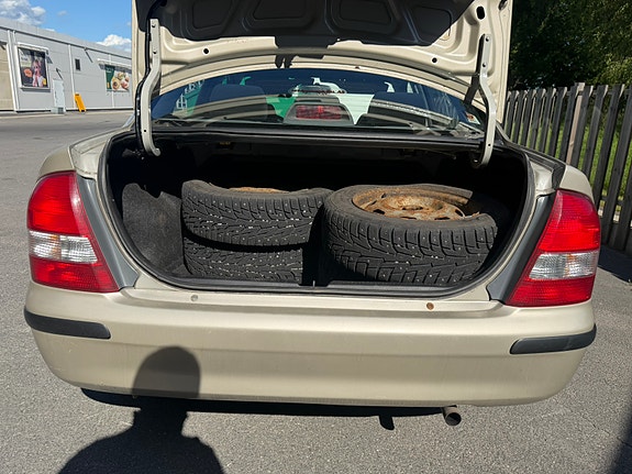 Mazda 323S 6 of 9