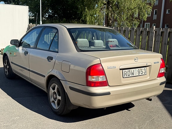 Mazda 323S 3 of 9