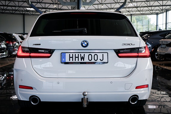BMW 330e 7 of 30