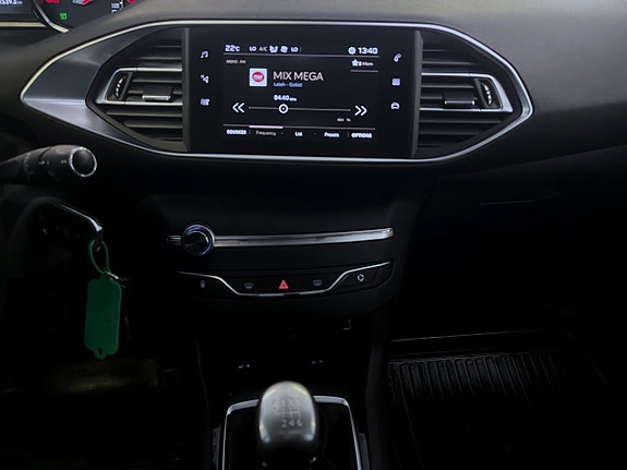 Peugeot 308 SW 10 of 15