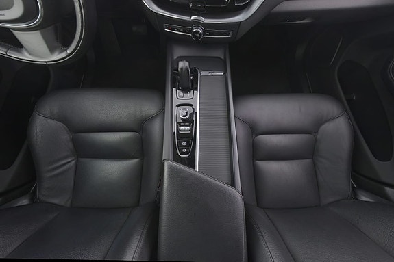 Volvo XC60 9 of 13