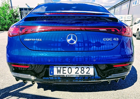 Mercedes-Benz EQE350+ SUV 9 of 30