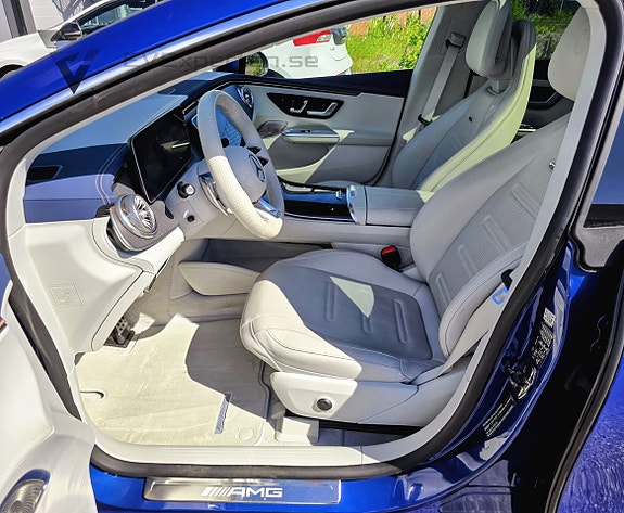 Mercedes-Benz EQE350+ SUV 17 of 30