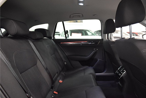 Skoda Superb 12 of 19
