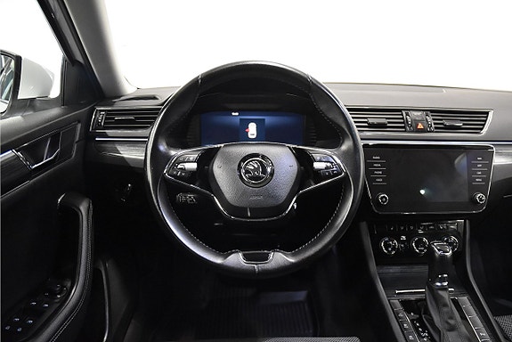 Skoda Superb 2 of 5