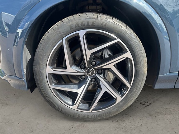 Audi Q6 e-tron 5 of 5