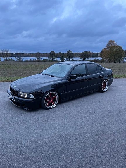 BMW 530d 2 of 5