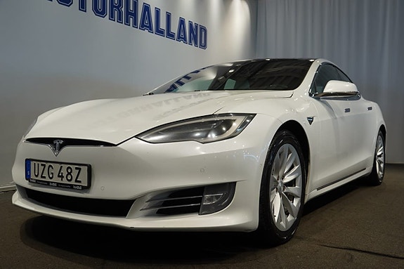 Tesla Model S 2 of 5