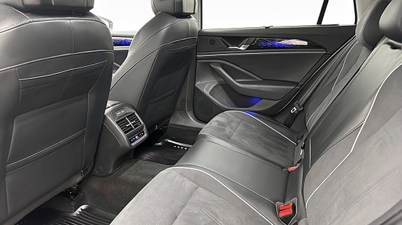 Volkswagen Passat 11 of 19