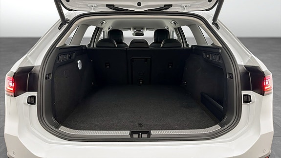 Volkswagen Passat 12 of 19