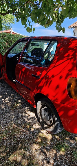 Volkswagen Polo 2 of 2