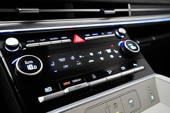 Hyundai Santa Fe 14 of 25