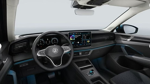 Volkswagen Tiguan 2 of 5