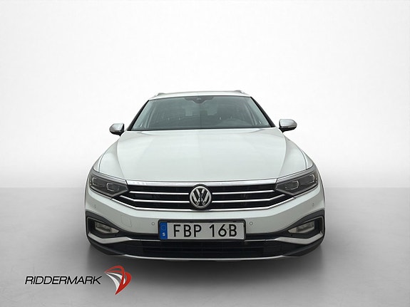 Volkswagen Passat Alltrack 2 of 5