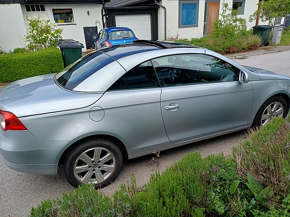 Volkswagen Eos 4 of 5