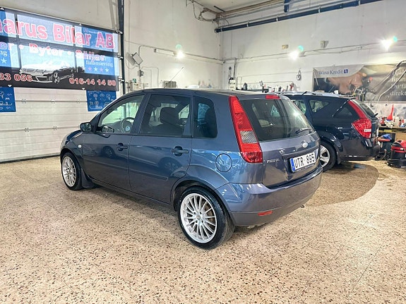 Ford Fiesta 4 of 12