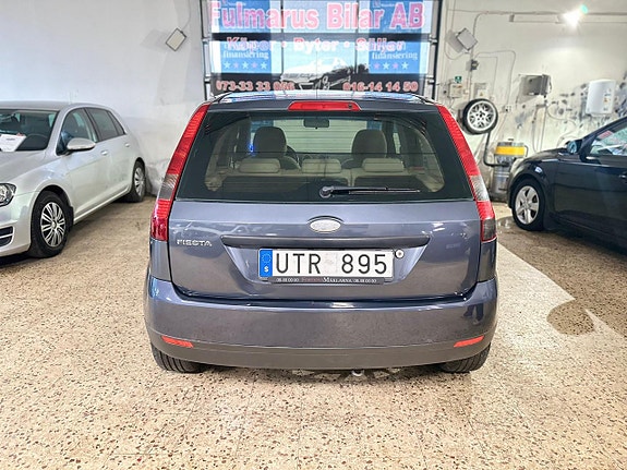 Ford Fiesta 12 of 12