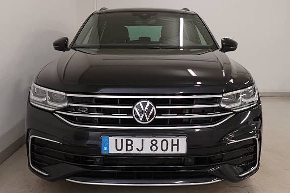 Volkswagen Tiguan 2 of 5