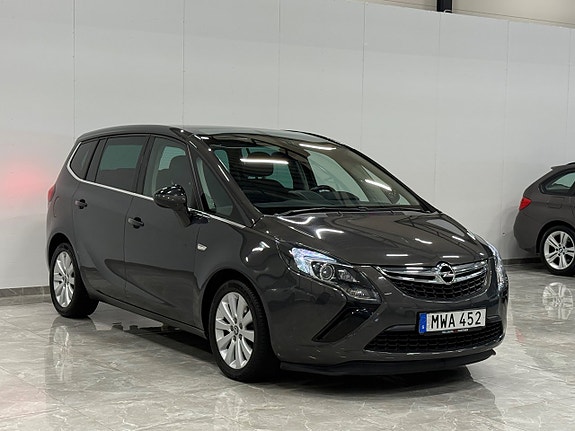 Opel Zafira Tourer 2 of 5