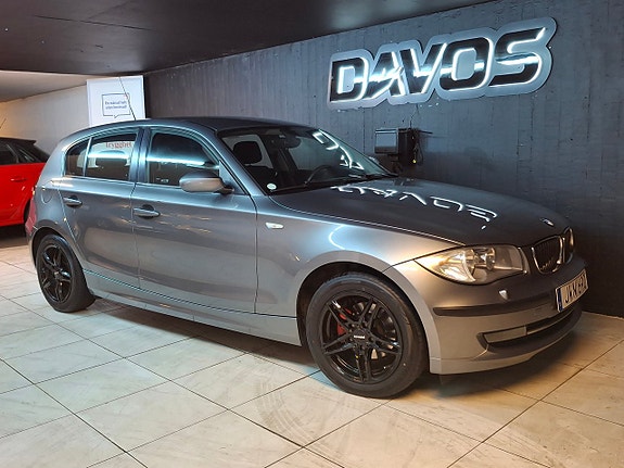 BMW 116i 2 of 5