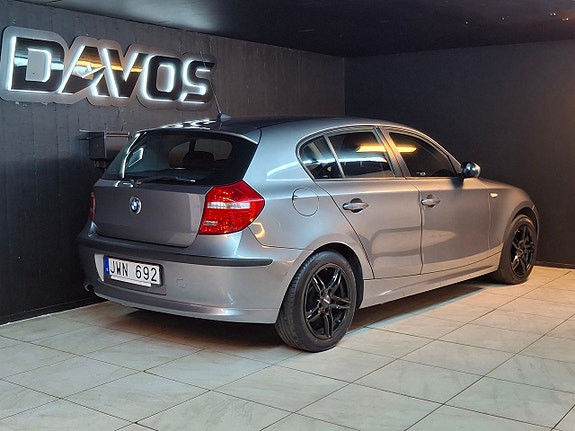 BMW 116i 4 of 5