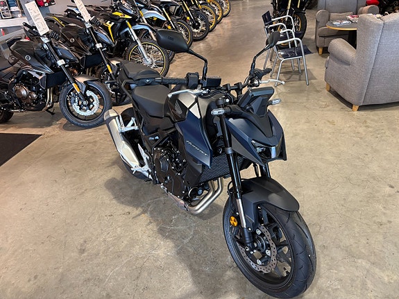 Honda CB750 Hornet 7 of 13