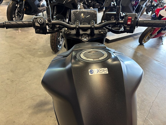 Honda CB750 Hornet 11 of 13
