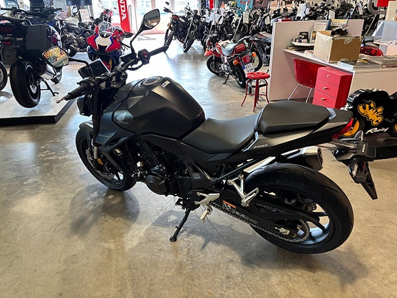 Honda CB750 Hornet 13 of 13