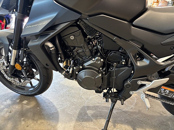 Honda CB750 Hornet 12 of 13
