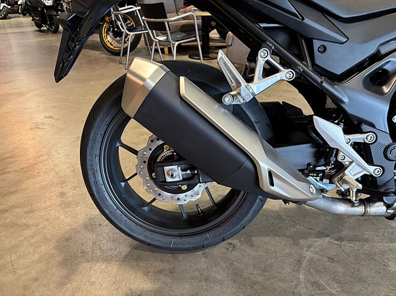 Honda CB750 Hornet 9 of 13